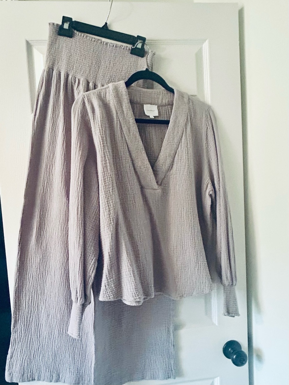Sundays Two-Piece Wide-Leg Pants and V-Neck Top Set in Gray